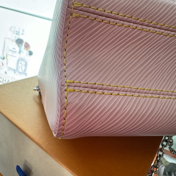 Louis vuitton Twist MM Epi Leather Pink - Picture 9 of 15